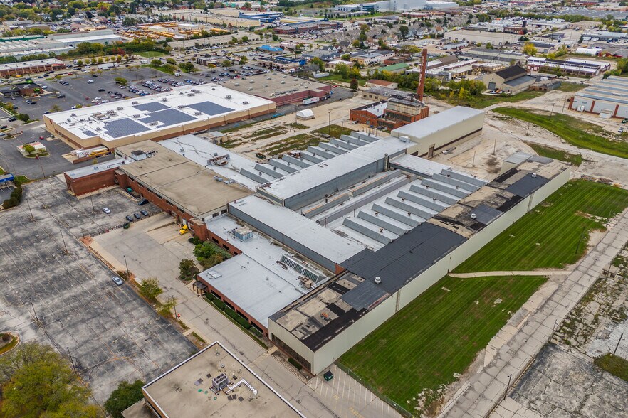 4700B W Mitchell St, Milwaukee, WI à louer - Photo du bâtiment - Image 3 de 28