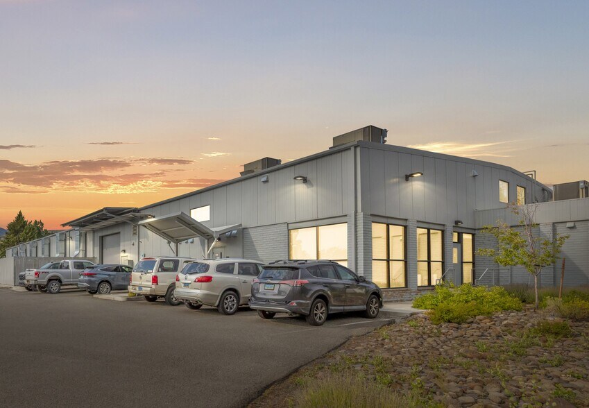 2 Eric Cir, Verdi, NV à vendre - Photo du bâtiment - Image 1 de 33