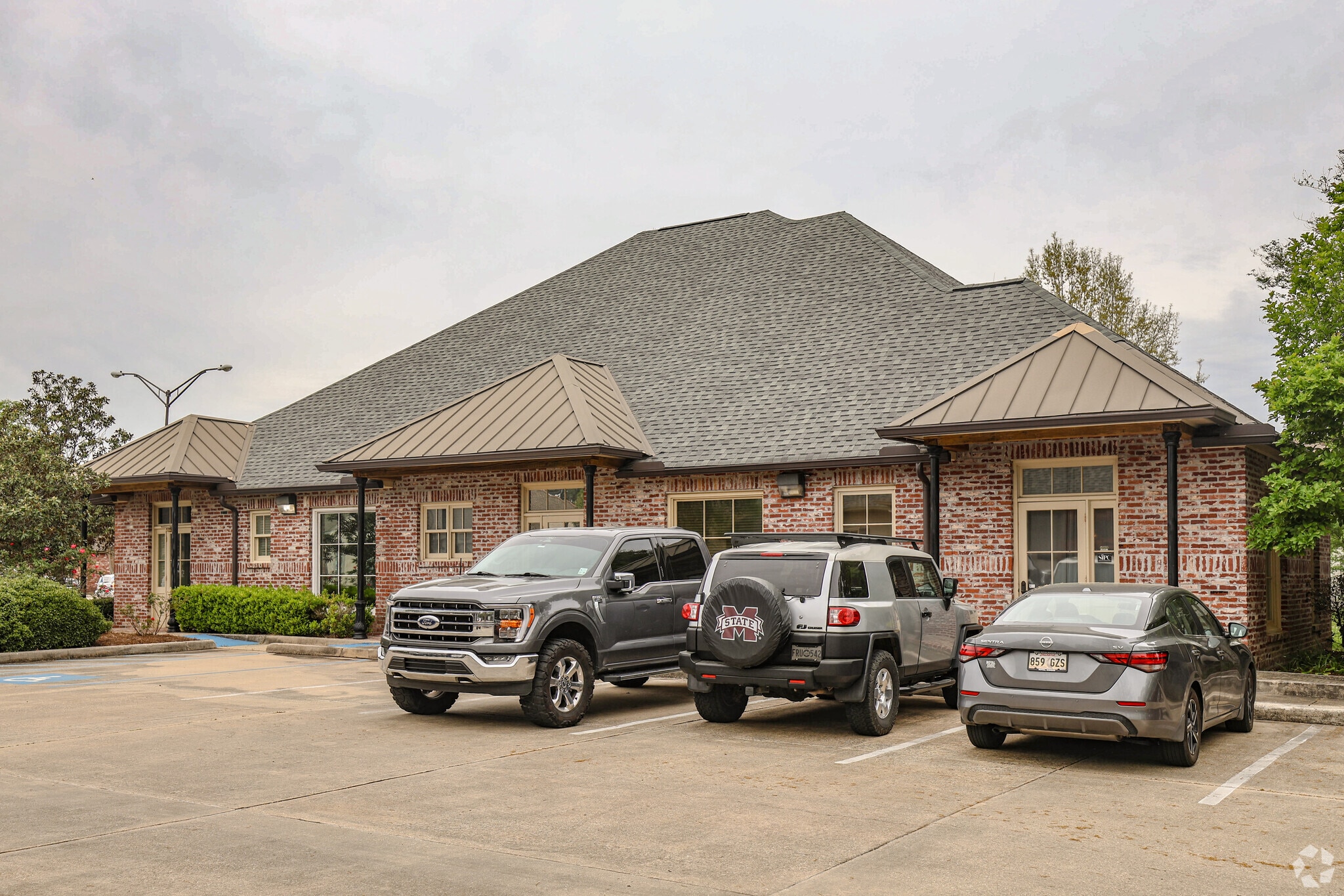 4451 Bluebonnet Blvd, Baton Rouge, LA for lease Primary Photo- Image 1 of 4