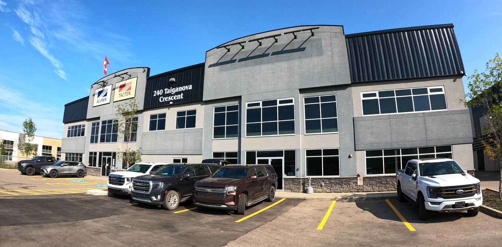 240 Taiganova Cres, Fort McMurray, AB à louer Photo du bâtiment- Image 1 de 8