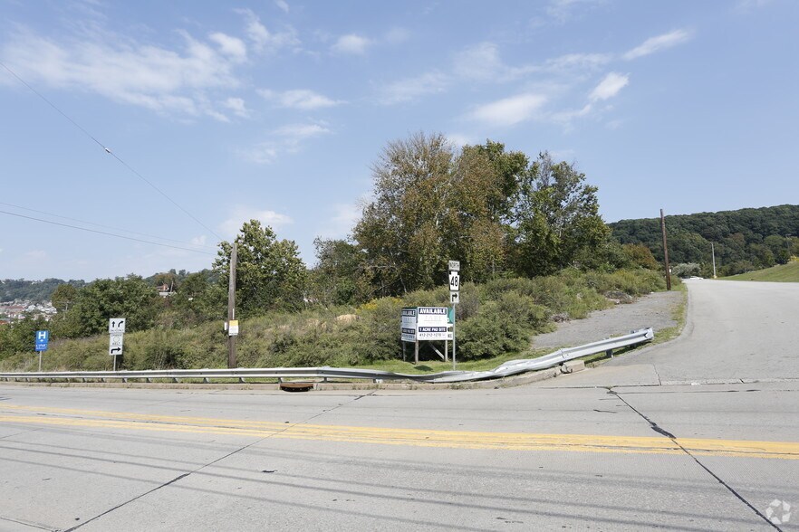 Walnut St, Mckeesport, PA à vendre - Photo principale - Image 3 de 7