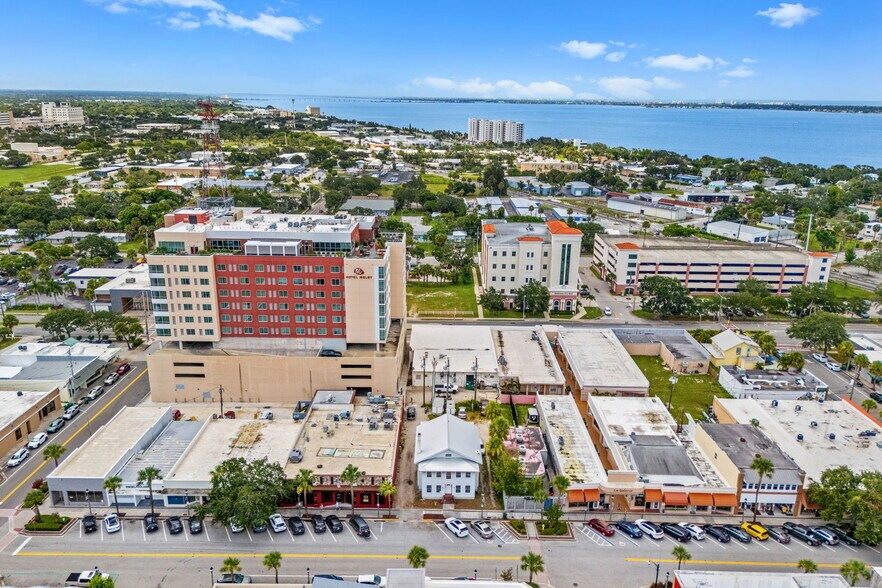 814 E New Haven Ave, Melbourne, FL à vendre - Photo du bâtiment - Image 2 de 27