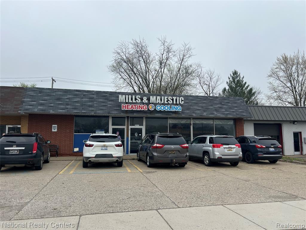 15210 Middlebelt Rd, Livonia, MI for sale Primary Photo- Image 1 of 18