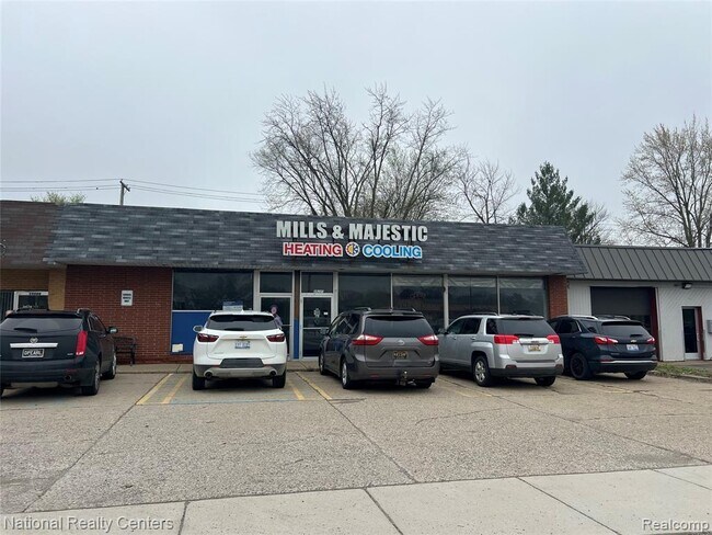 Plus de détails pour 15210 Middlebelt Rd, Livonia, MI - Commerce de détail à vendre