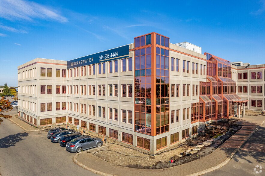 7405 Rte Transcanadienne, Montréal, QC à louer - Photo du bâtiment - Image 1 de 11