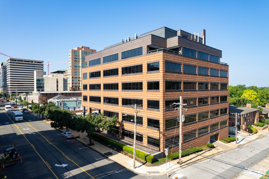 165 N Meramec Ave, Clayton, MO for lease - Building Photo - Image 2 of 14