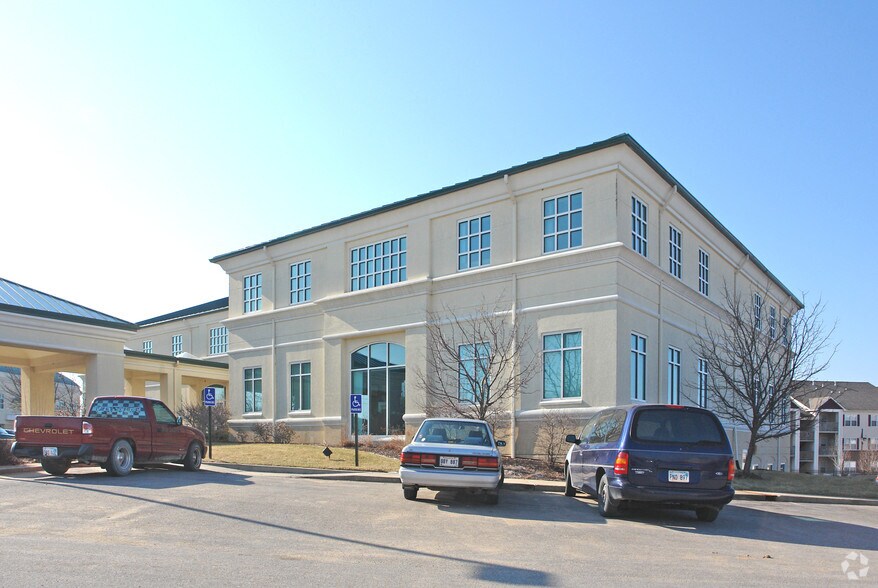 3510 Clinton Pl, Lawrence, KS for lease - Building Photo - Image 2 of 6