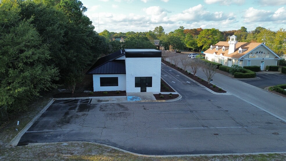 8121 Market St, Wilmington, NC for lease - Building Photo - Image 1 of 4