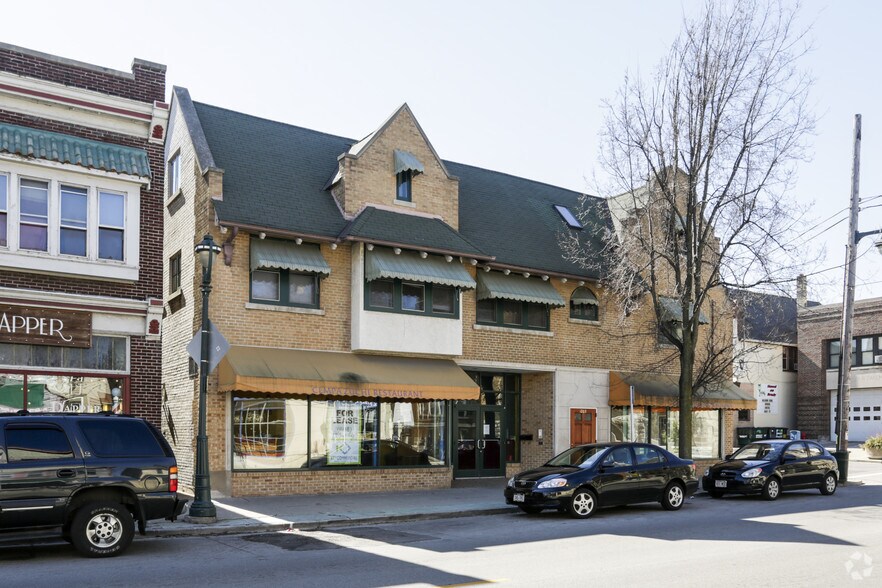 1201-1205 E Brady St, Milwaukee, WI for lease - Building Photo - Image 2 of 4