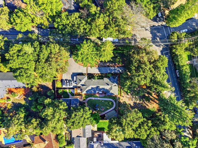 999 Ringwood Ave, Atherton, CA for sale - Aerial - Image 2 of 4