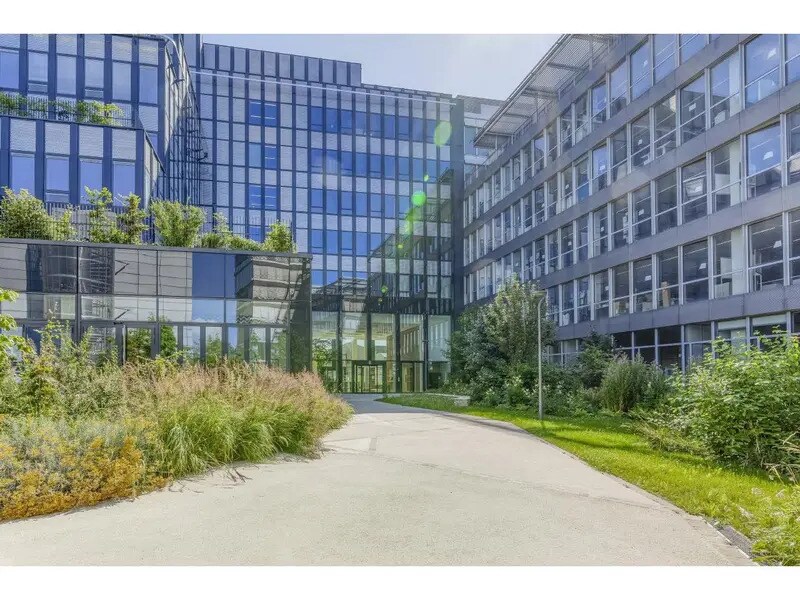 53 Boulevard Ornano, Saint-Denis for lease Building Photo- Image 1 of 17
