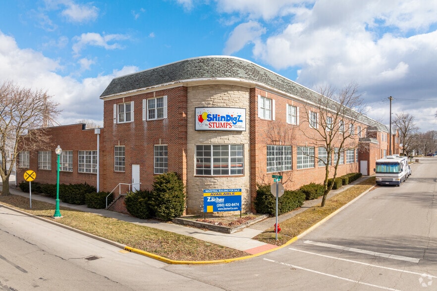 111 E Broad St, South Whitley, IN for sale - Building Photo - Image 2 of 18