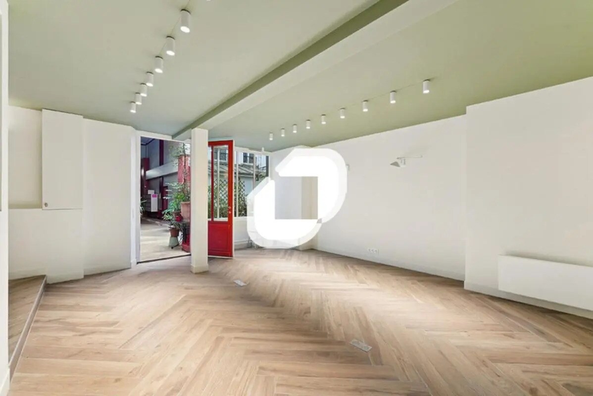 Office in Paris for sale Building Photo- Image 1 of 16