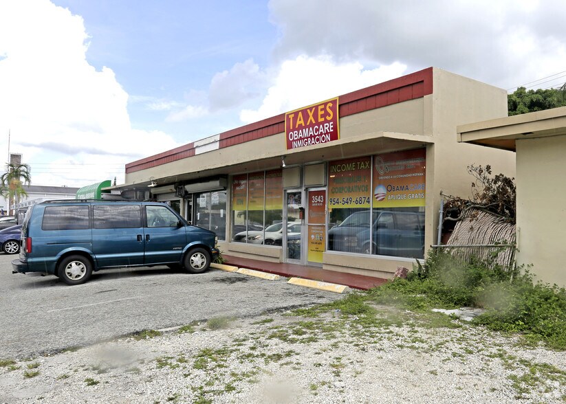 3543-3549 W Davie Blvd, Fort Lauderdale, FL for lease - Primary Photo - Image 1 of 3