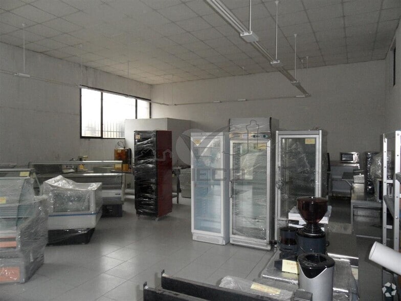 Industrial in Cuenca, Cuenca for sale - Building Photo - Image 3 of 7