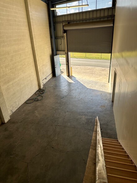 916 Puuhale Rd, Honolulu, HI à louer - Photo du bâtiment - Image 3 de 7