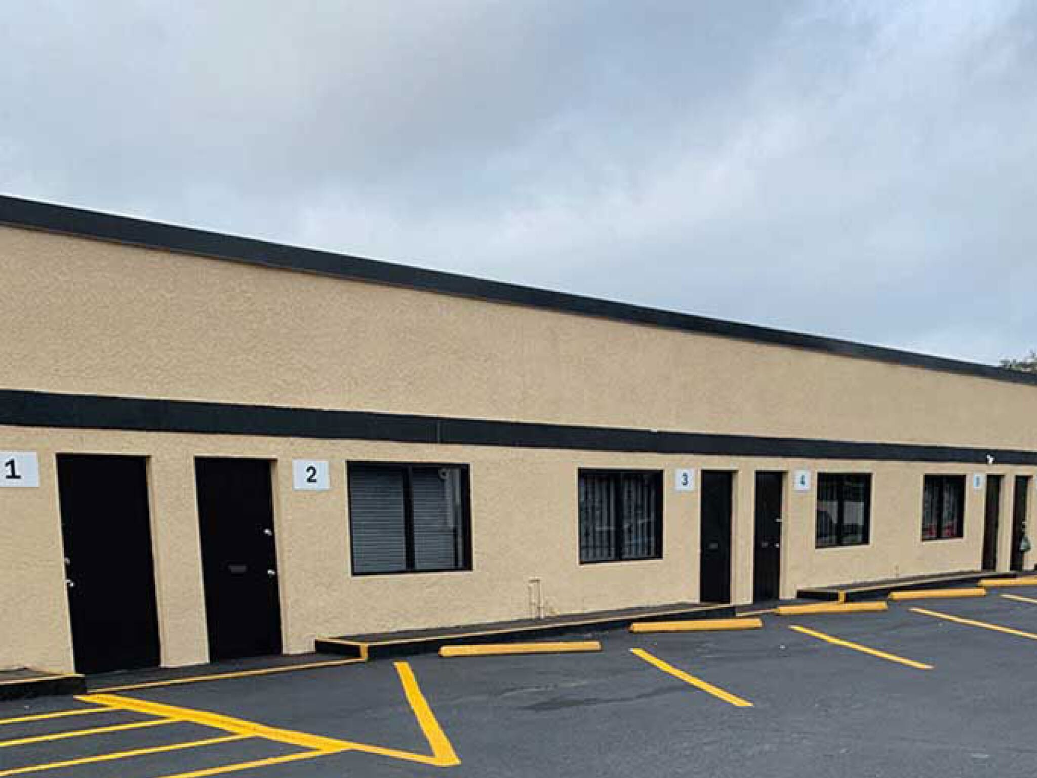 104 W Seneca Ave, Tampa, FL for lease Primary Photo- Image 1 of 9