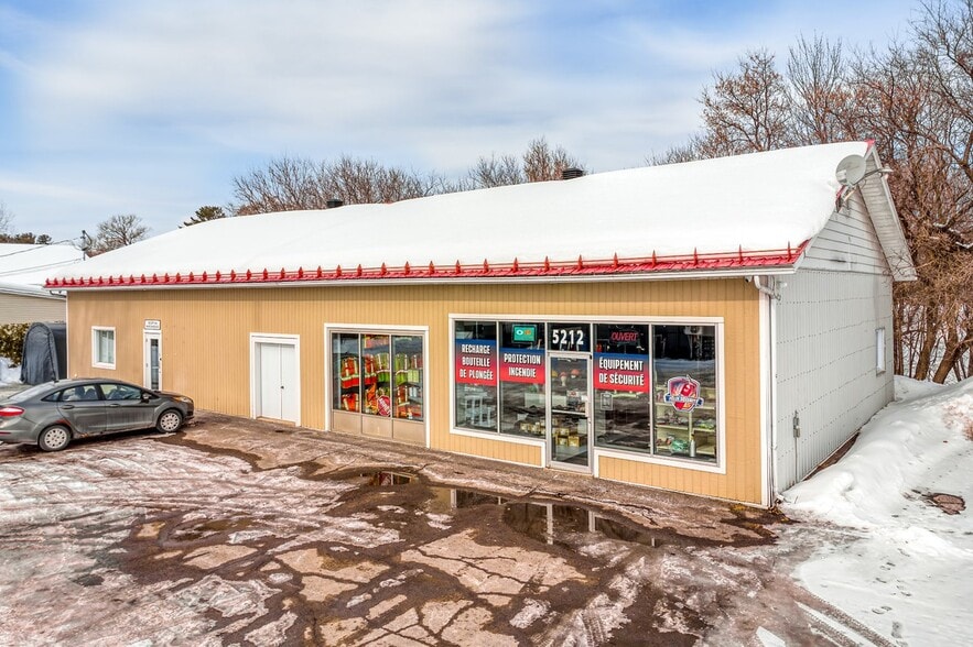 5206-5212 Rue Principale, Saint-Félix-de-Valois, QC for sale - Building Photo - Image 3 of 6