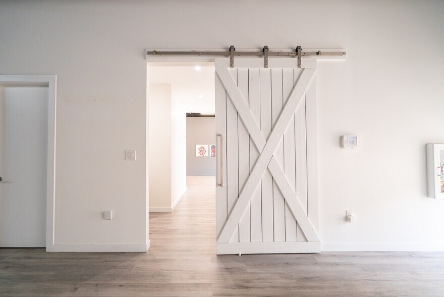 326 NE 61st St, Miami, FL à louer - Photo du bâtiment - Image 3 de 6