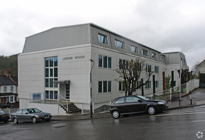 Godstone Rd, Kenley for lease - Primary Photo - Image 1 of 7