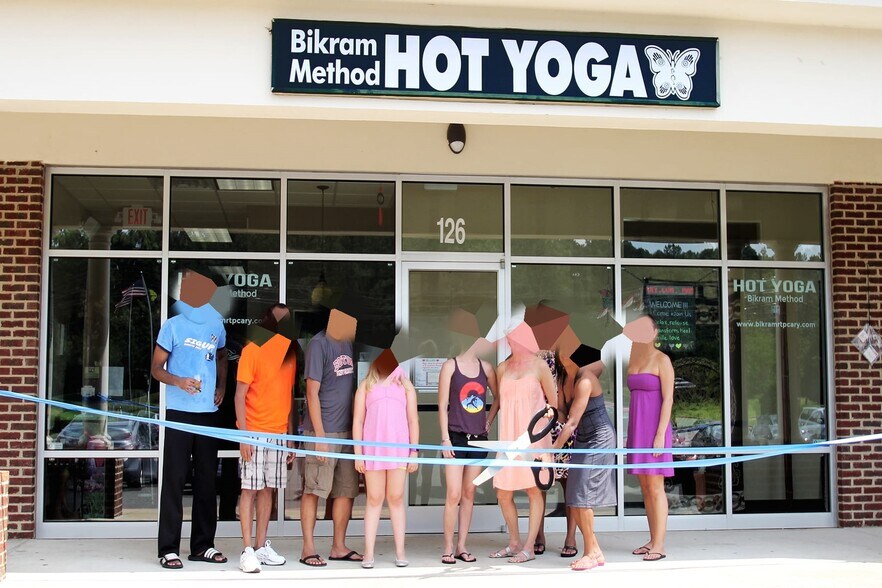 120-154 Morrisville Square Way, Morrisville, NC à louer - Photo du bâtiment - Image 3 de 3