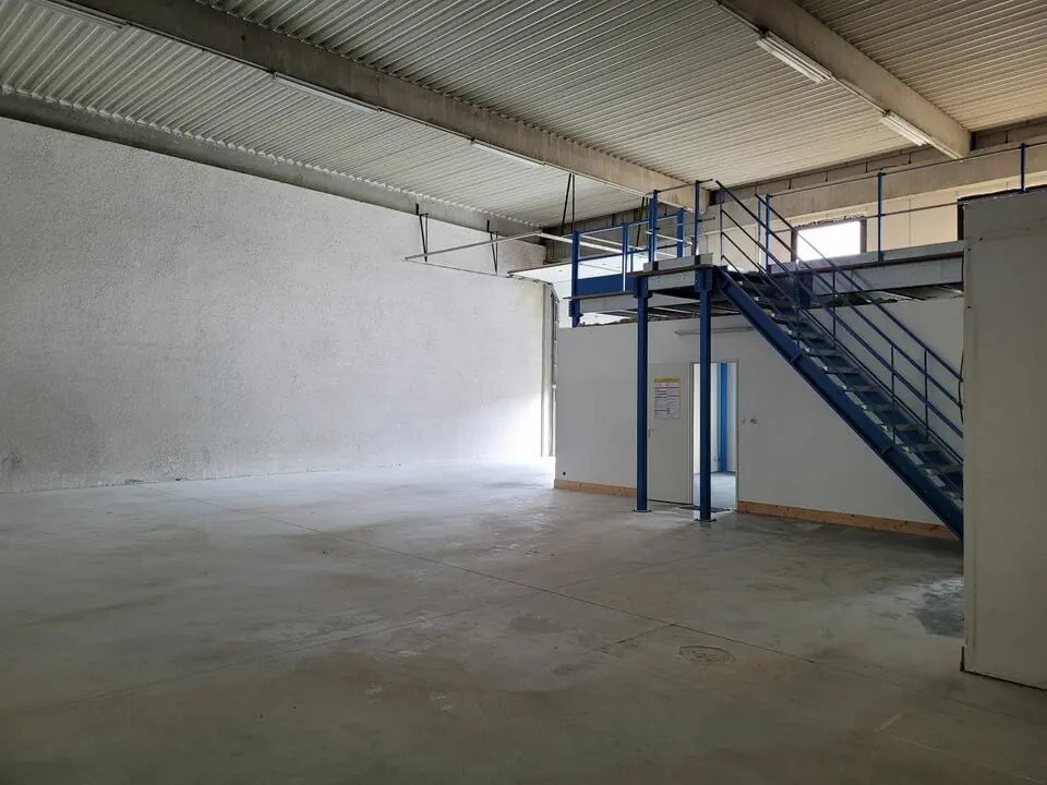 Industrial in Toulouse for lease Interior Photo- Image 1 of 3