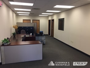 6325 Cochran Rd, Solon, OH à louer Photo intérieure- Image 2 de 4