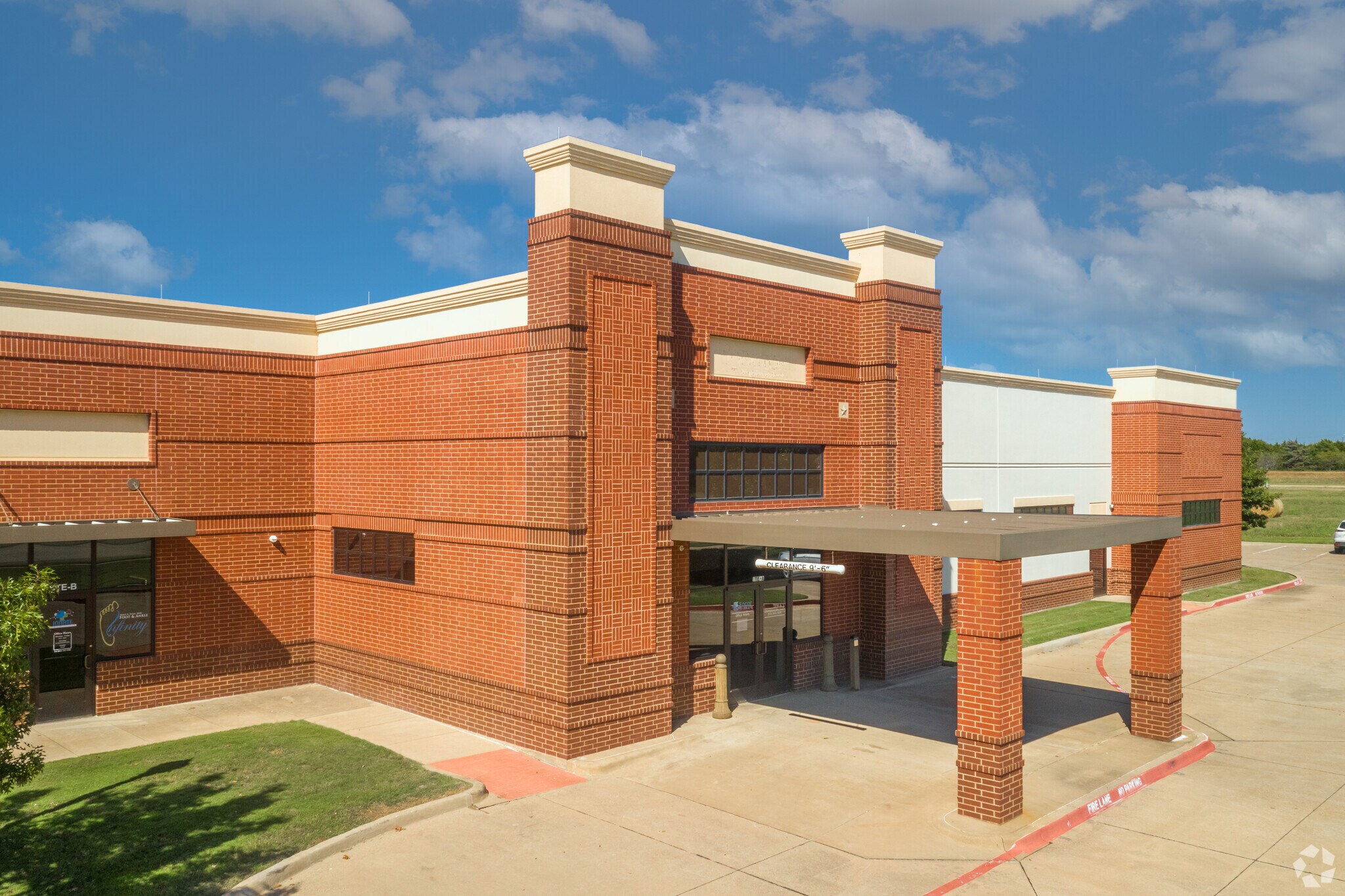 2200 Physicians Blvd, Ennis, TX à louer Photo du bâtiment- Image 1 de 5