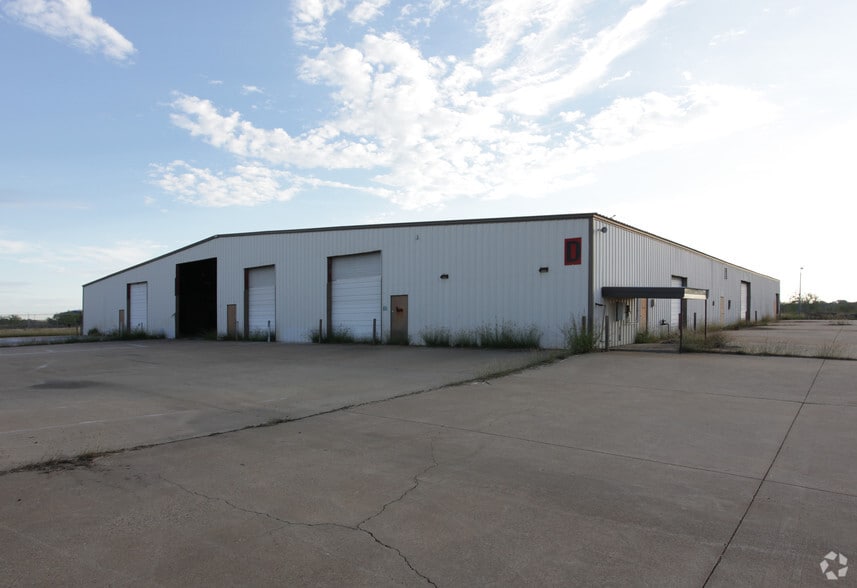 225 Metro Dr, Terrell, TX for sale - Building Photo - Image 3 of 14