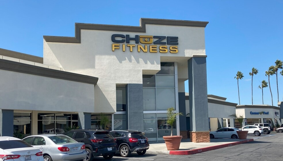 12085 Brookhurst St, Garden Grove, CA for lease - Building Photo - Image 2 of 13