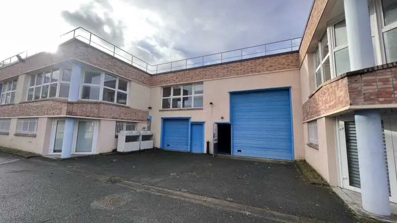 Flex dans Ivry-sur-Seine à louer - Photo du bâtiment - Image 2 de 13