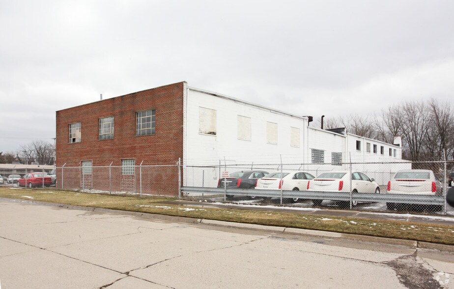 1950 Bailey Rd, Dearborn, MI à louer - Photo du bâtiment - Image 2 de 3