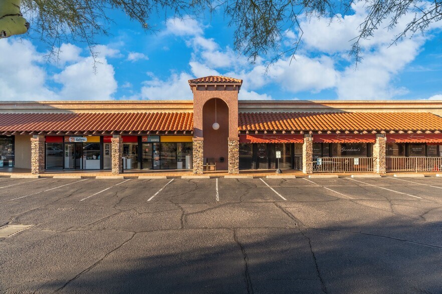 7275 E Easy St, Carefree, AZ à louer - Photo du bâtiment - Image 2 de 9
