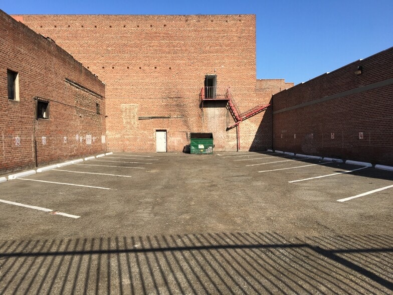 28 S American St, Stockton, CA à vendre - Photo du bâtiment - Image 3 de 29