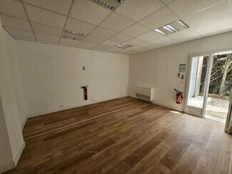 Plus de détails pour 230 Chemin Des Valladets, Éguilles - Bureau à louer