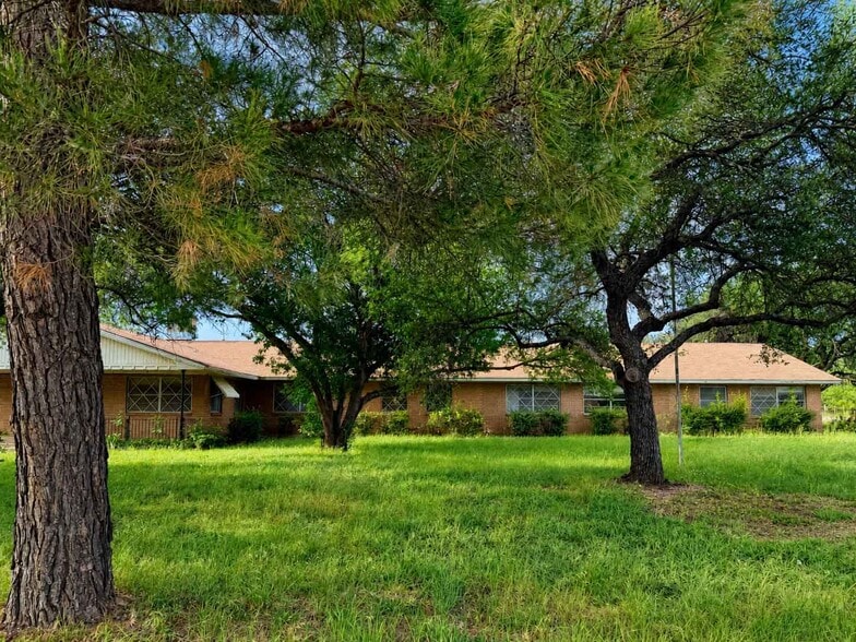 1901 W Elliott St, Breckenridge, TX for sale - Building Photo - Image 2 of 33