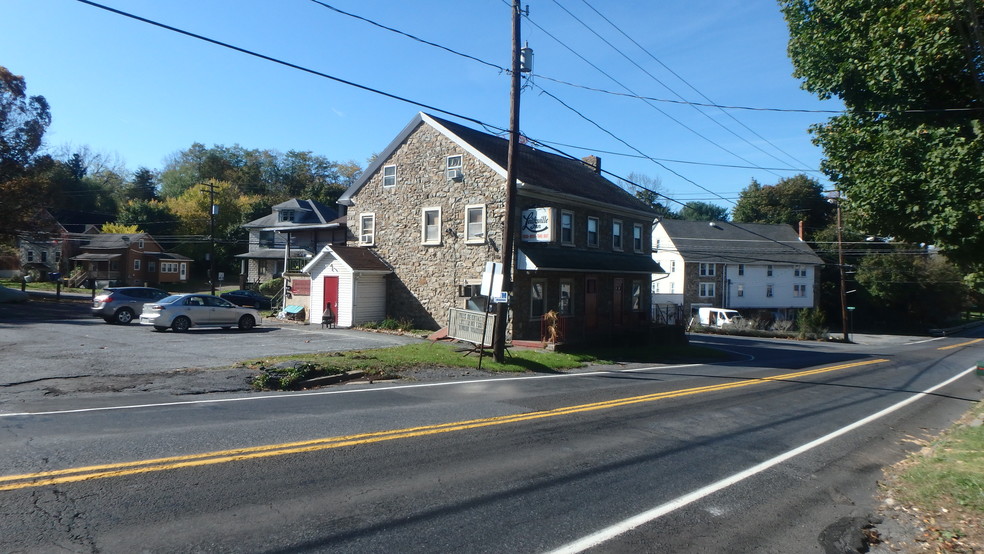 2006 Leithsville Rd, Hellertown, PA à vendre - Photo du bâtiment - Image 1 de 1