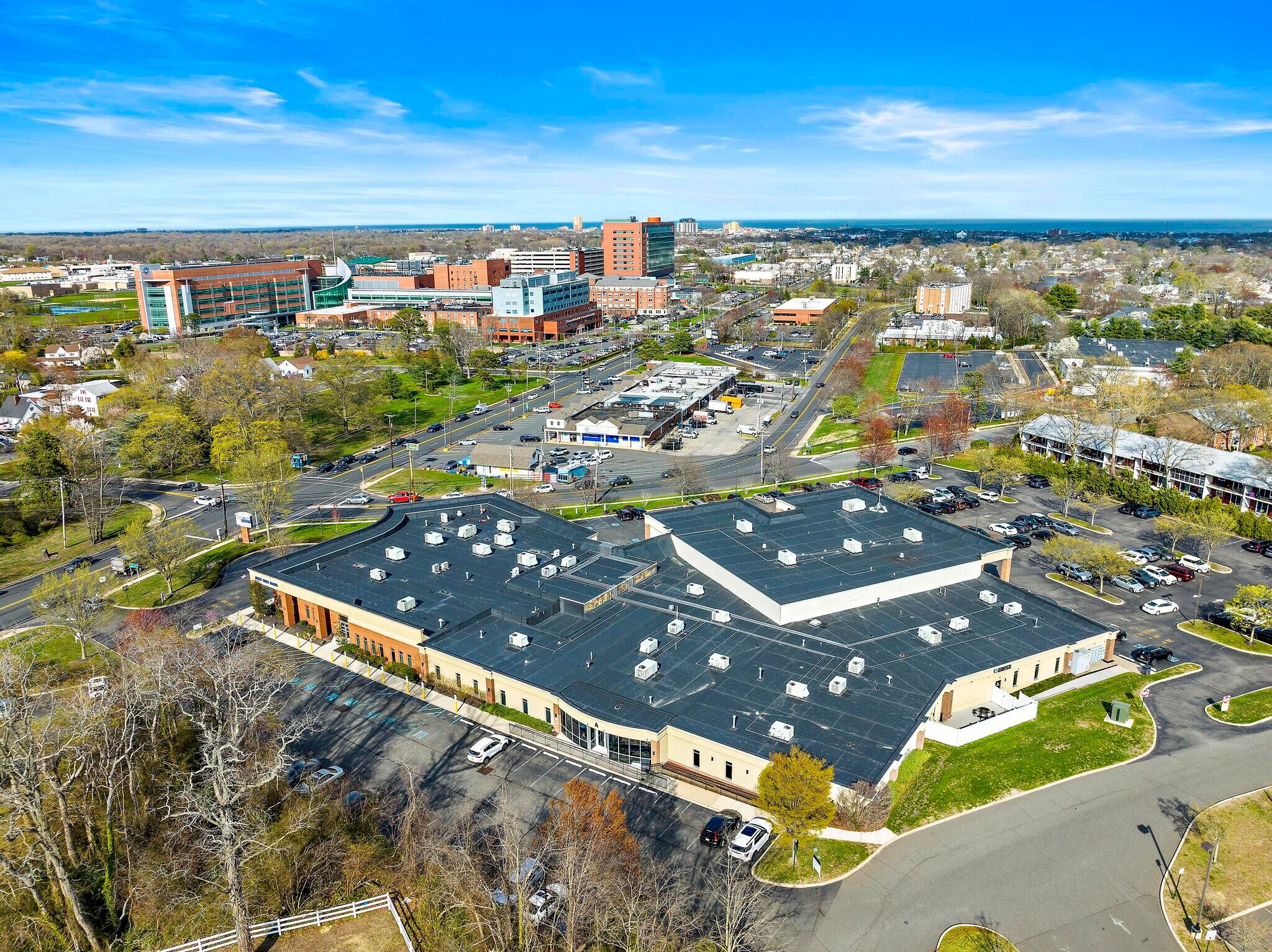 2100 Corlies Ave, Neptune, NJ à vendre Photo du bâtiment- Image 1 de 18