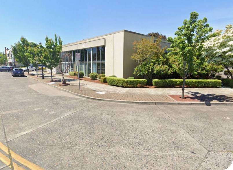 1515 Commerce Ave, Longview, WA for sale - Building Photo - Image 3 of 4