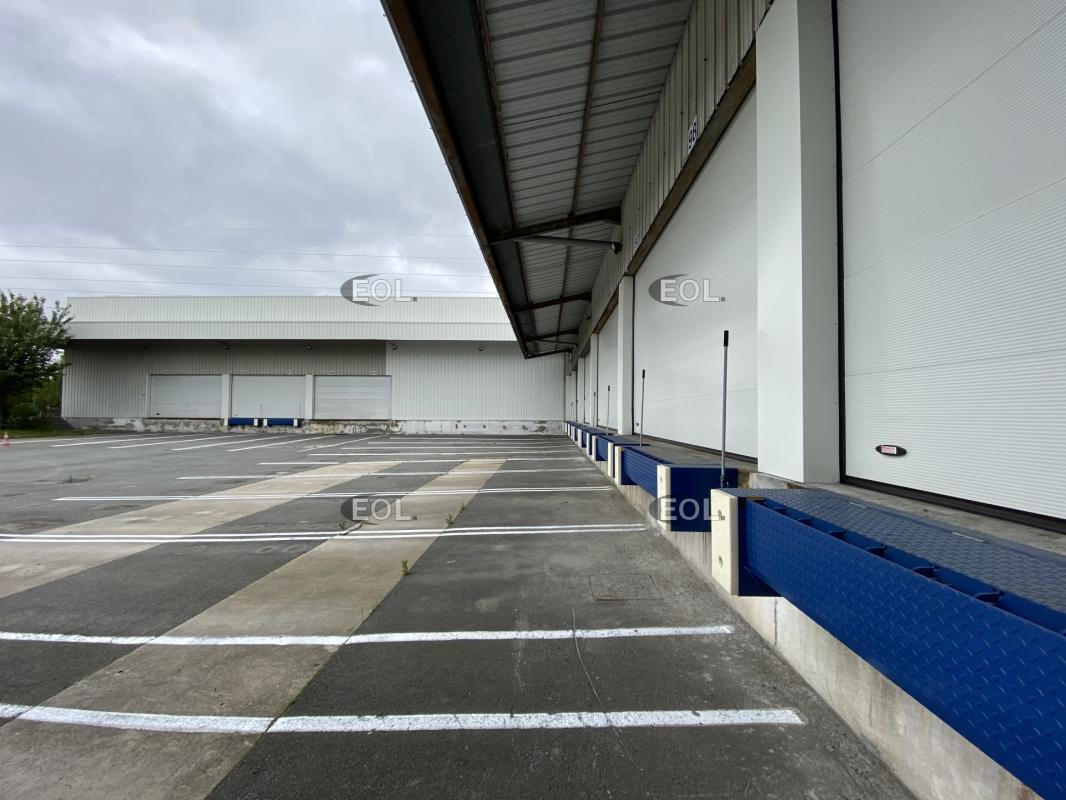 Industrial in Lezennes for lease Building Photo- Image 1 of 8