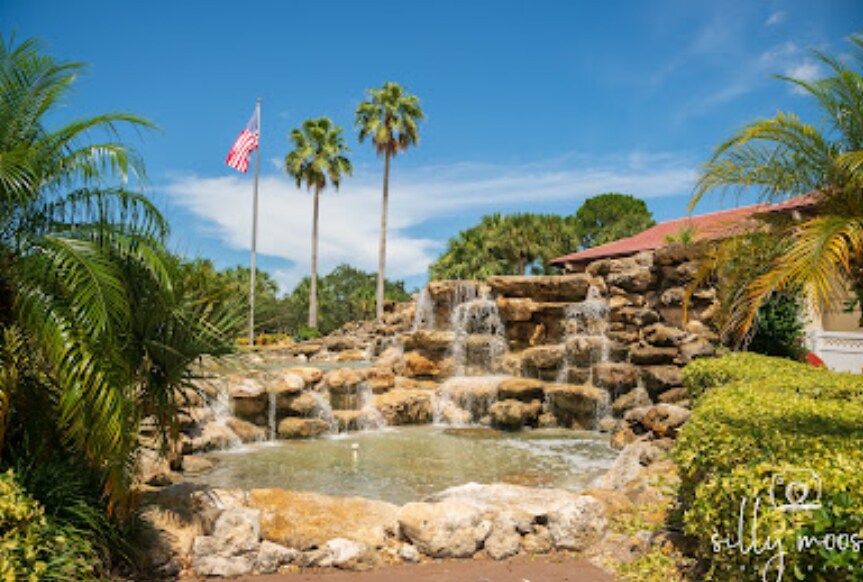 951 SW Country Club Dr, Port Saint Lucie, FL à vendre - Photo du bâtiment - Image 3 de 9