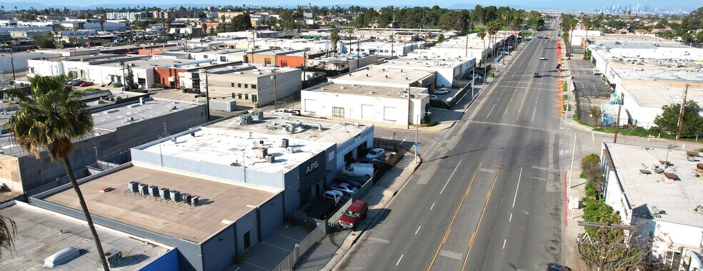 13115 S Broadway, Los Angeles, CA à vendre - Photo du bâtiment - Image 2 de 10