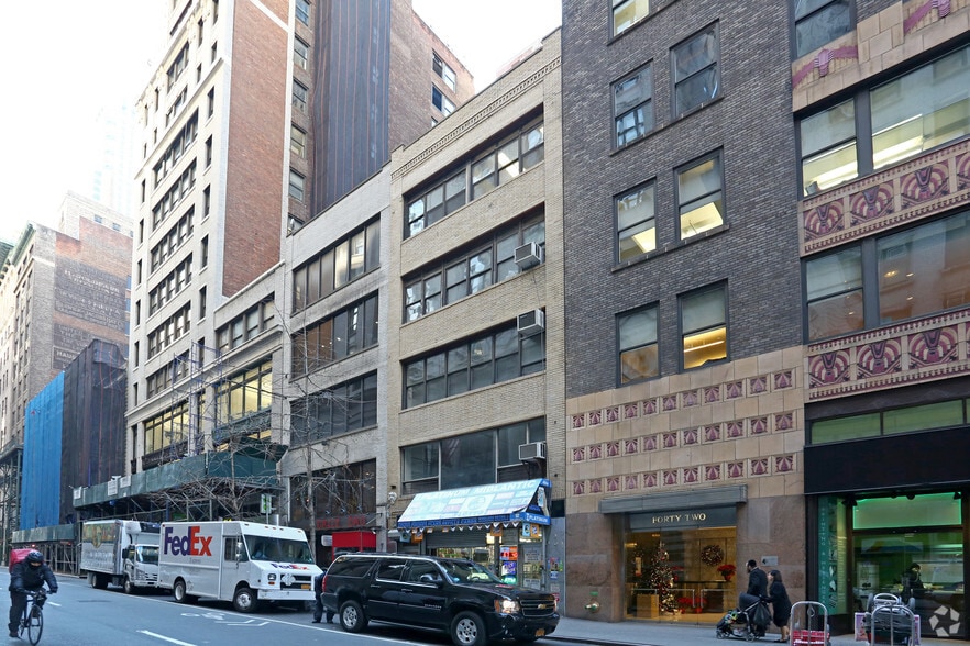 40 W 39th St, New York, NY à louer - Photo du bâtiment - Image 2 de 5