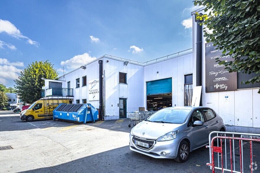 75-79 Rue Rateau, La Courneuve for lease - Building Photo - Image 2 of 2