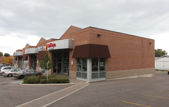 Plus de détails pour 802 Southdown Rd, Mississauga, ON - Commerce de détail à louer