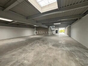 Flex in Neuilly-Plaisance for lease Interior Photo- Image 1 of 4