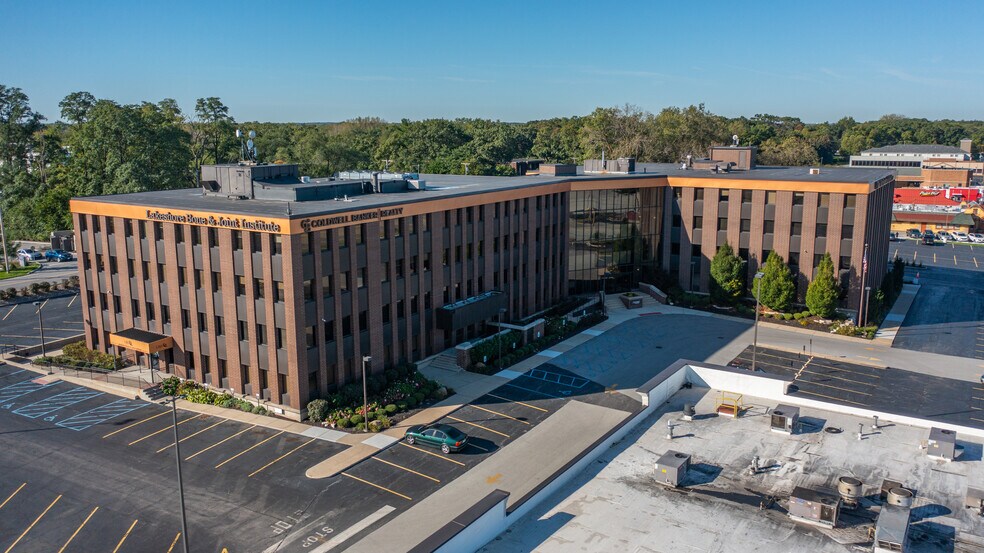 833 W Lincoln Hwy, Schererville, IN à vendre - Photo du bâtiment - Image 3 de 5