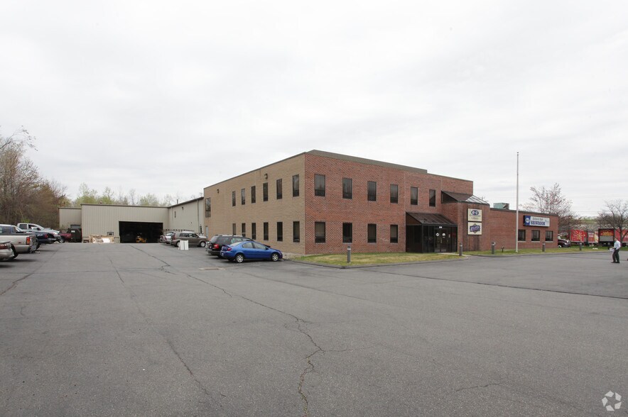 199 Moody Rd, Enfield, CT à louer - Photo du bâtiment - Image 2 de 5