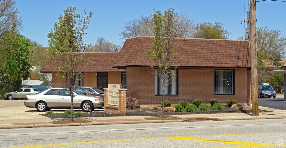 21300 Lorain Rd, Fairview Park, OH à louer - Photo du bâtiment - Image 2 de 2