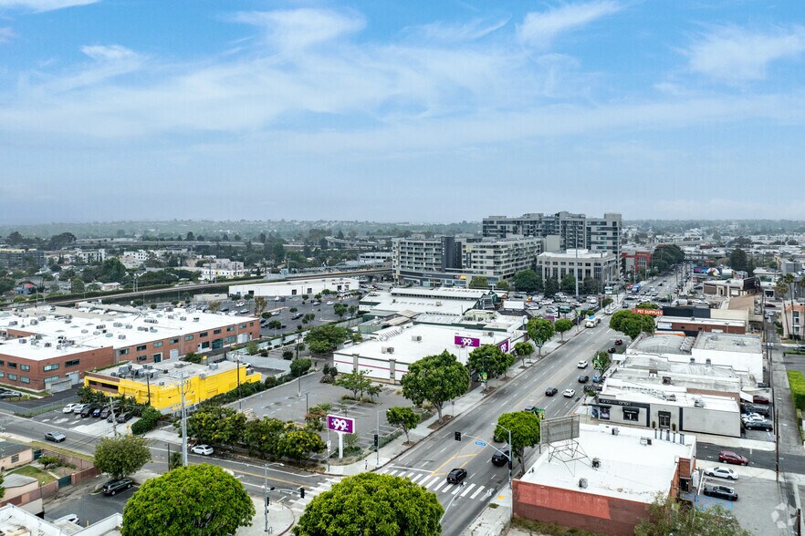 11040 W Pico Blvd, Los Angeles, CA à louer - Aérien - Image 2 de 10